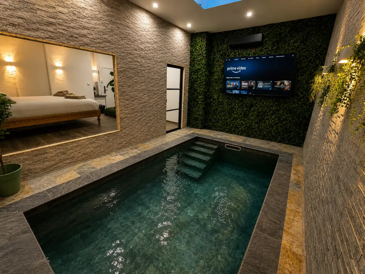 Suite Bali — Rive Droite, piscine privée chauffée et mur végétal