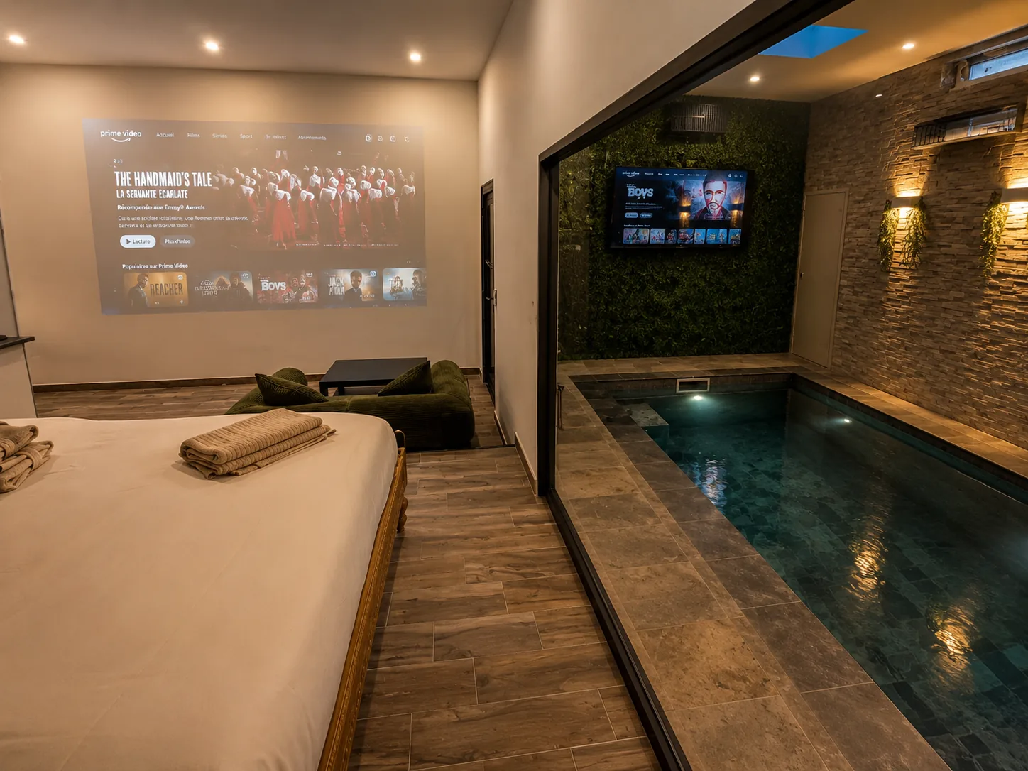 Suite Bali — Rive Droite, chambre ouverte sur la piscine privée