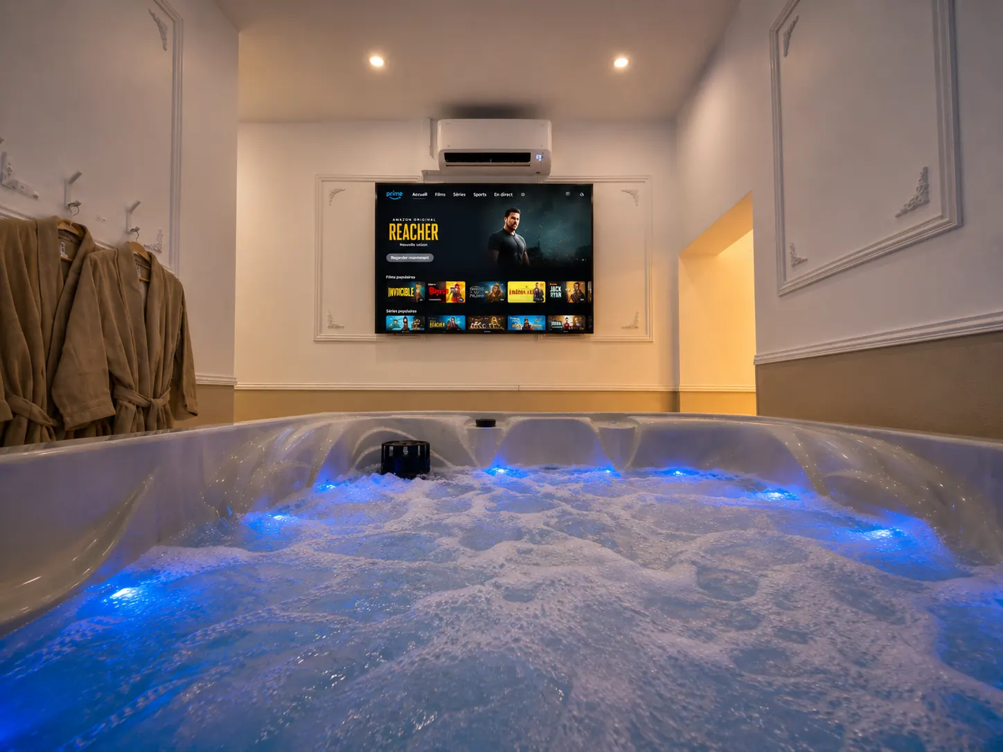 Suite Classic Chic — Rive Droite, jacuzzi avec écran connecté